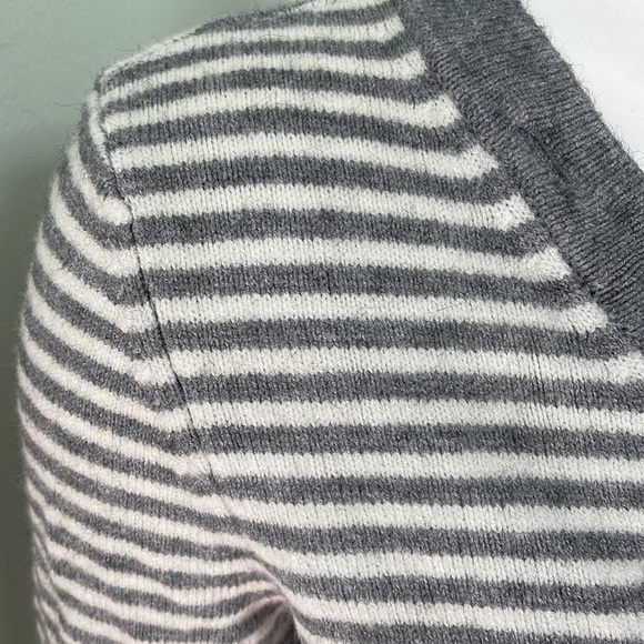 ANTHROPOLOGIE Grey Stripe Tunic Style Sweater Small - Picture 3 of 8